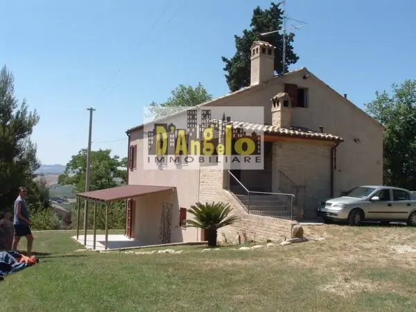 Casa Indipendente via Contrada Tesino, Offida