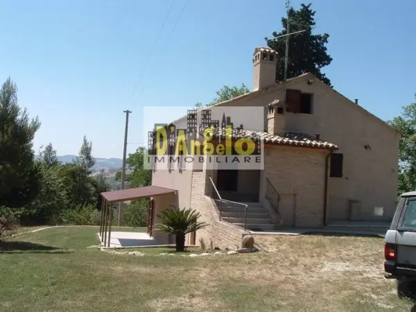 Casa Indipendente via Contrada Tesino, Offida