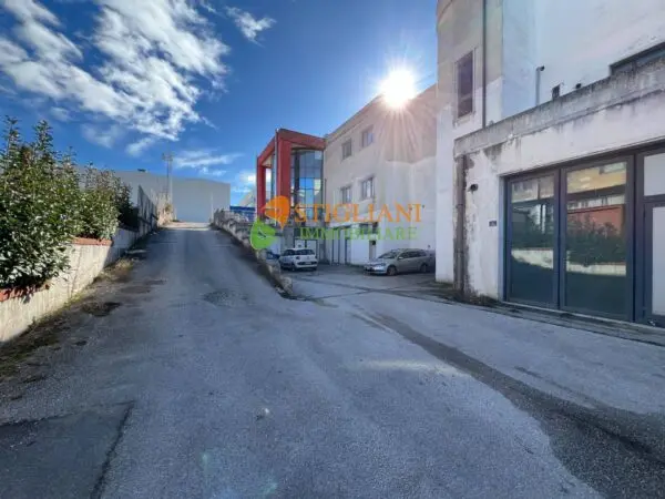 Immagine per Locale Commerciale in vendita a Campobasso zona industriale 