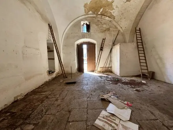 Magazzino viale I° Maggio, Canosa Di Puglia