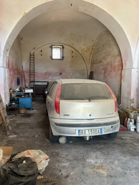 Magazzino viale I° Maggio, Canosa Di Puglia