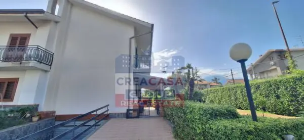 Villa via Tropea, Aci Sant'Antonio