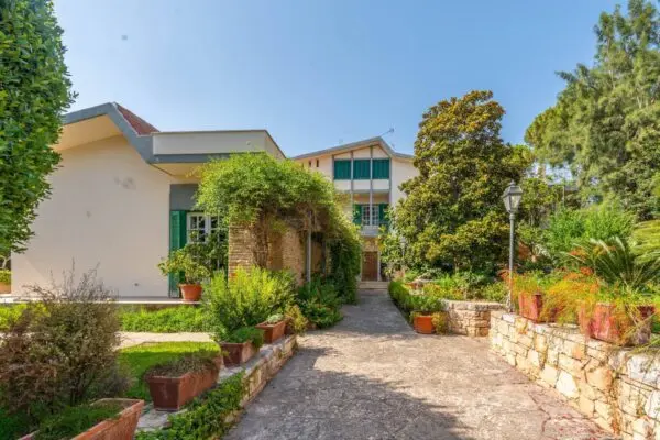 Villa via Marche 85, Galatina
