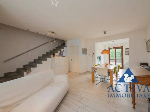 Villa via Alessandro Manzoni 128, Gorla Minore