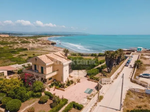Villa via Cittadella Dei Maccari Snc, Noto