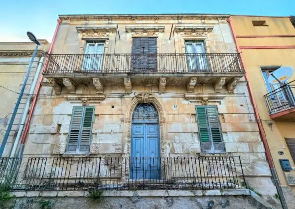 Villa via Giosuè Carducci 14, Scicli
