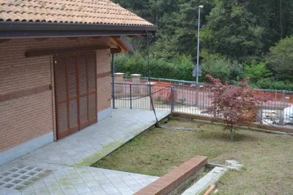 Villa strada Rivodora, Villarbasse