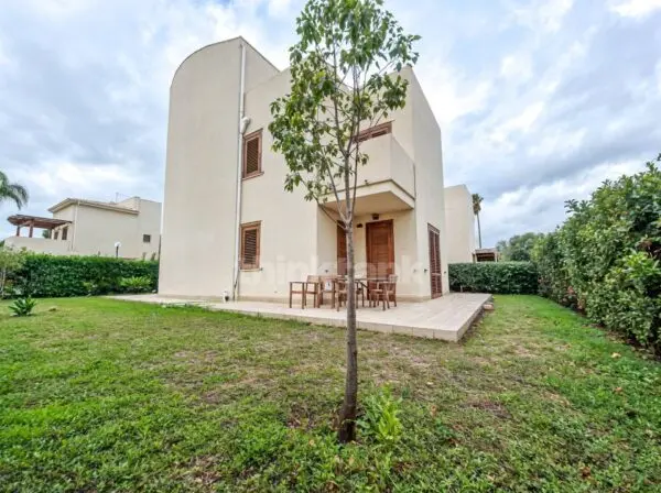 Villa via Del Pellicano Snc, Siracusa