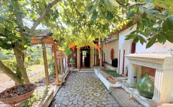 Villa via Contrada Covatta, Ripalimosani