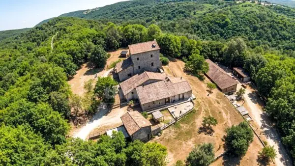 Rustico/Casale via Chiusdino Snc, Siena