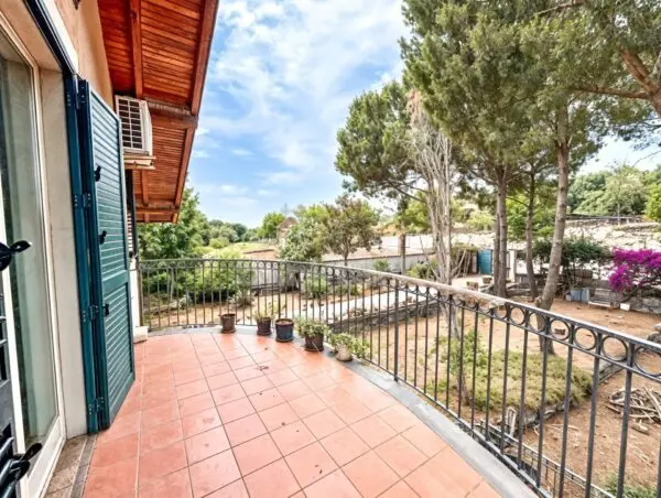 Villa via Vecchiuzzi Snc, Aci Bonaccorsi