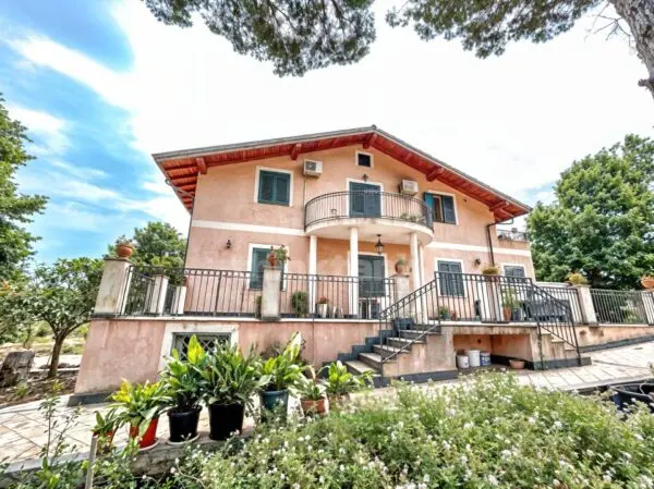 Villa via Vecchiuzzi Snc, Aci Bonaccorsi