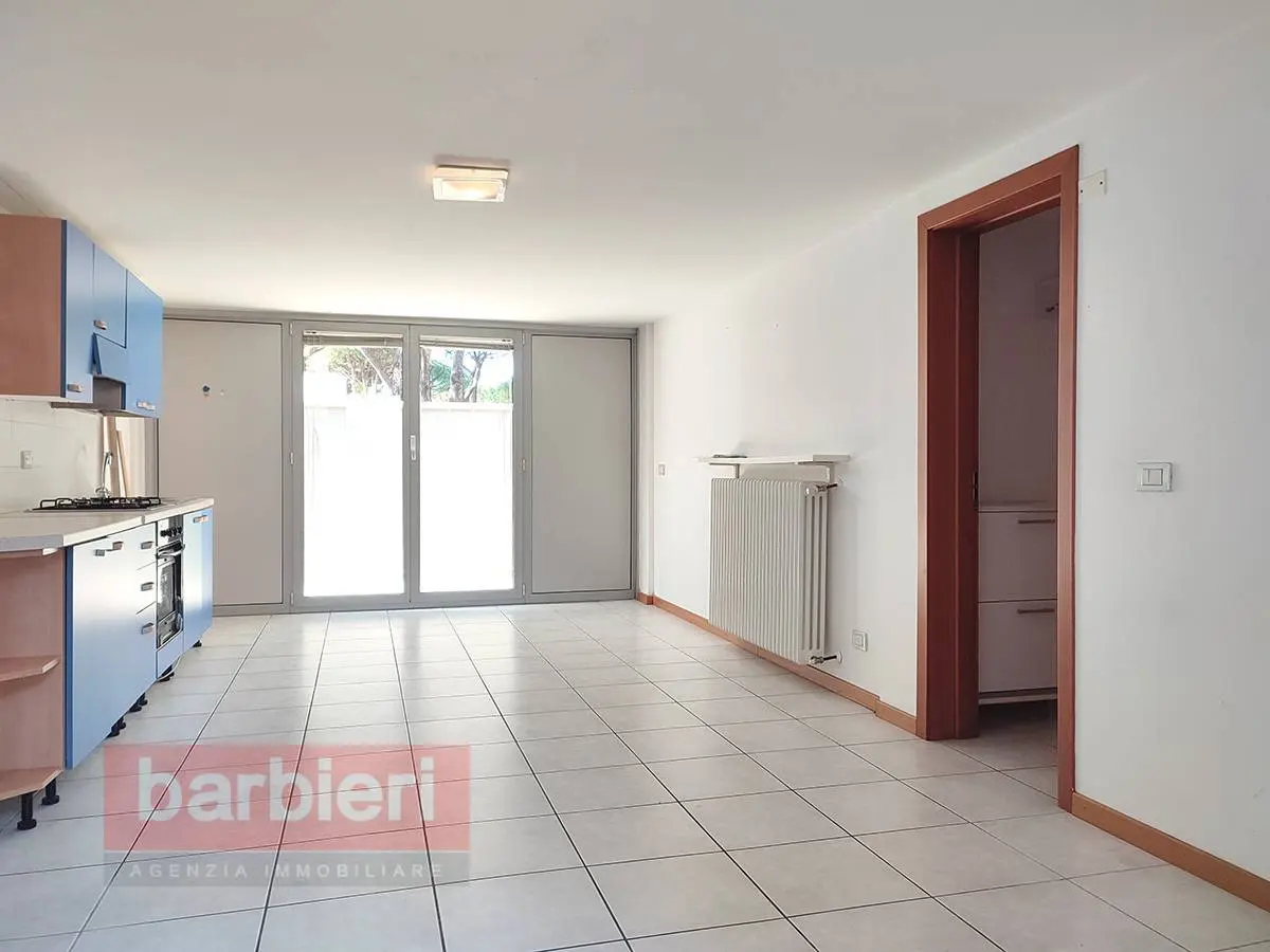 Immagine per Locale Commerciale in vendita a Cervia Viale Dante 