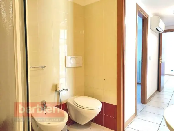 Locale Commerciale viale Dante, Cervia