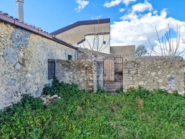 Rustico/Casale via Contrada Pacinosi Snc, Villarosa