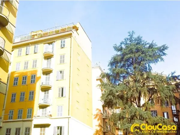 Appartamento via Clelia 17, Roma