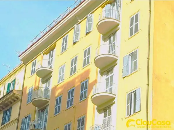 Appartamento via Clelia 17, Roma