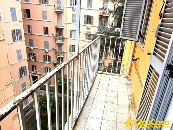 Appartamento via Clelia 17, Roma