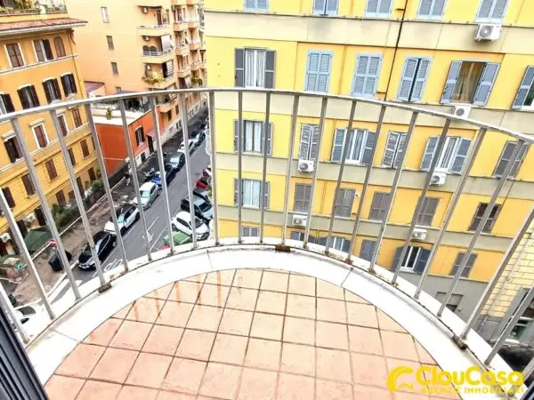 Appartamento via Clelia 17, Roma