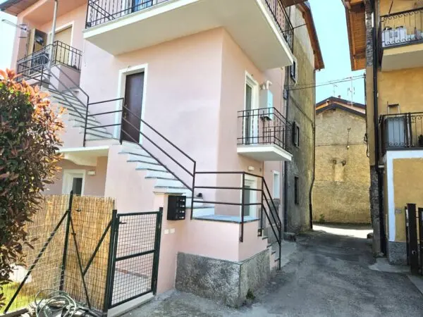 Appartamento via Crosa, Arona
