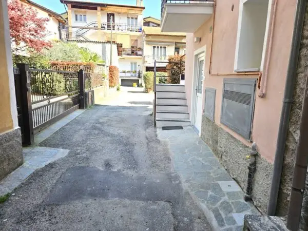 Appartamento via Crosa, Arona