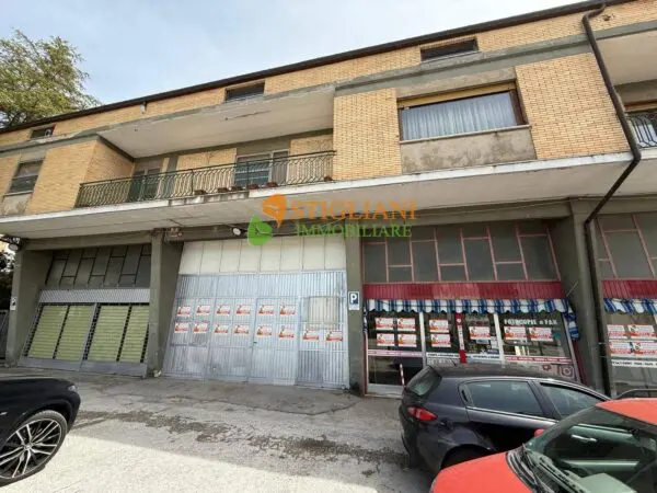 Locale Commerciale via Iv Novembre, Campobasso