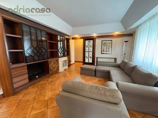 Appartamento viale Ceccarini, Riccione