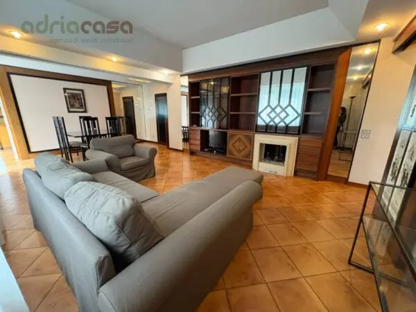 Appartamento viale Ceccarini, Riccione