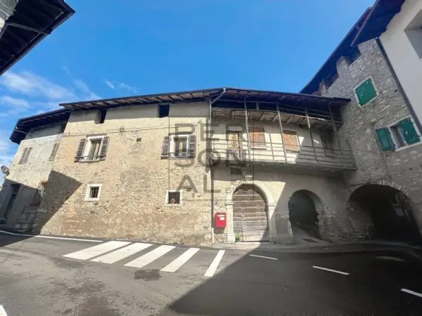Casa Semindipendente via, Volano