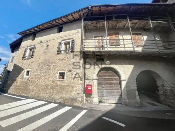 Casa Semindipendente via, Volano