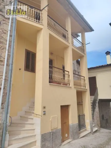 Villetta A Schiera piazza Vittorio Emanuele Ii 10, Palmiano