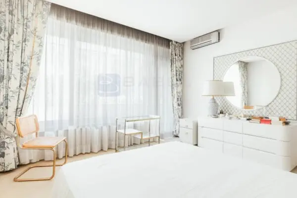 Appartamento via Nemea, Roma