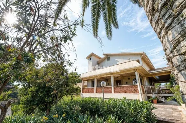 Villa via Eraclea Minoa Snc, Cattolica Eraclea