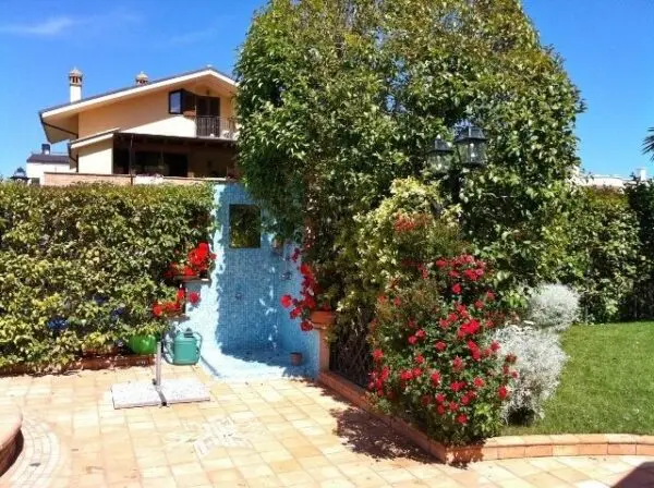 Villa Trifamiliare Pineto