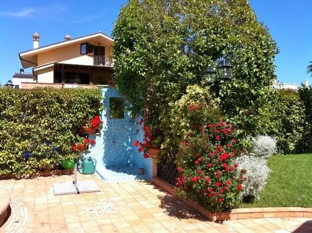 Immagine per Villa trifamiliare in vendita a Pineto