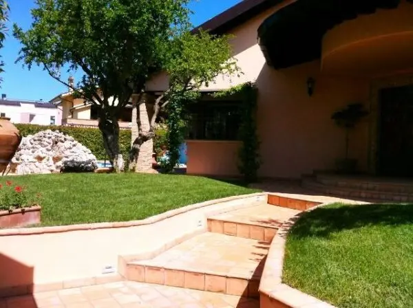 Villa Trifamiliare Pineto