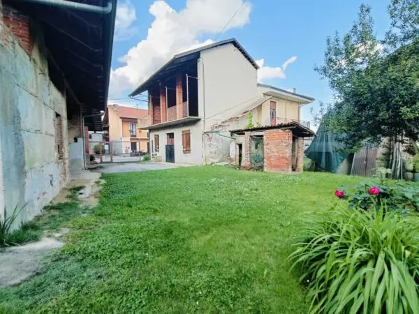 Magazzino 1, Front
