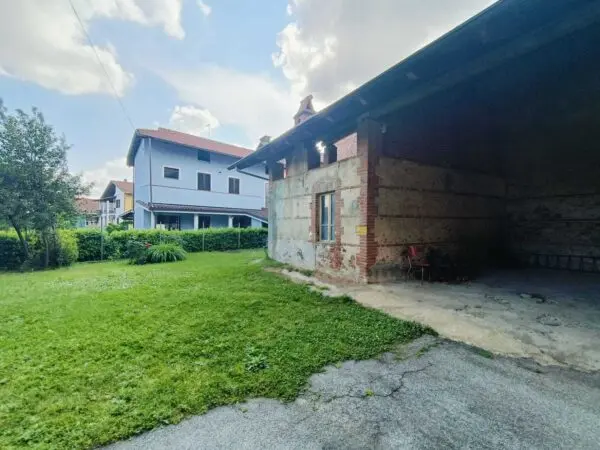 Magazzino 1, Front