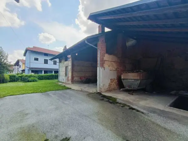 Magazzino 1, Front