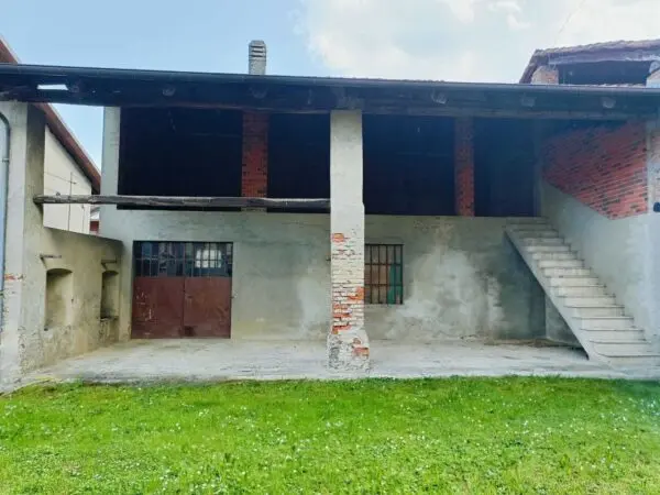 Magazzino 1, Front