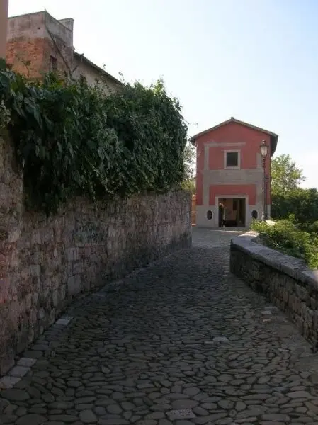 Villa Trifamiliare via Centro Storico, Ascoli Piceno