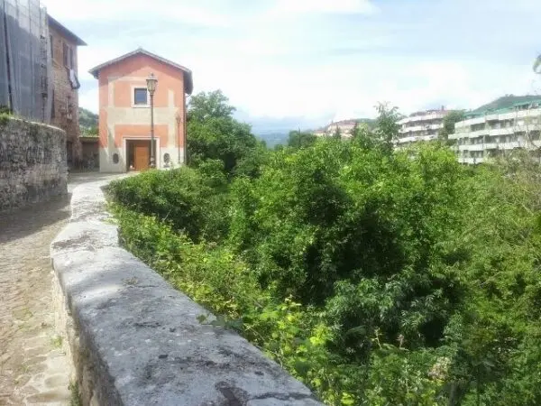 Villa Trifamiliare via Centro Storico, Ascoli Piceno