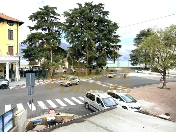 Trilocale piazza Garibaldi 10, Luino