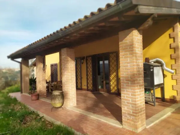 Villa strada Di Campo Sardella, Amelia