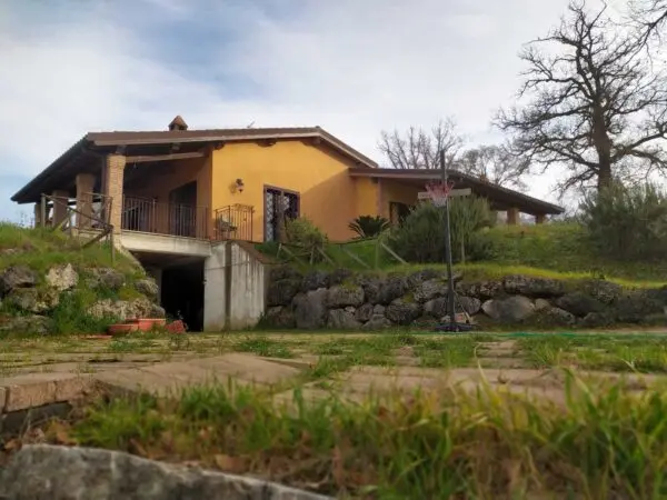 Villa strada Di Campo Sardella, Amelia