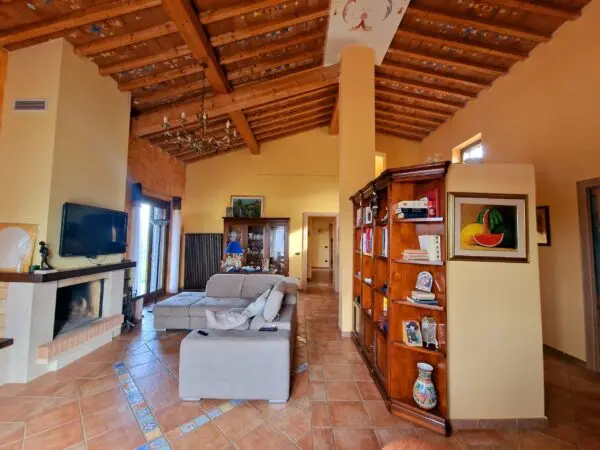 Villa strada Di Campo Sardella, Amelia