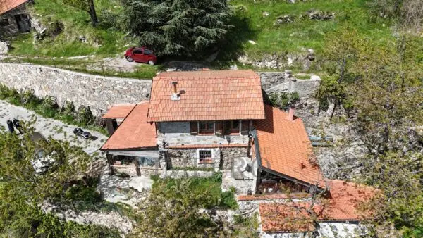 Villa strada Provinciale 65, Castel Vittorio