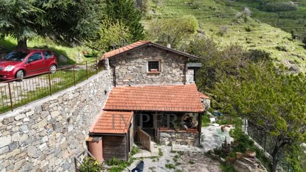 Villa strada Provinciale 65, Castel Vittorio