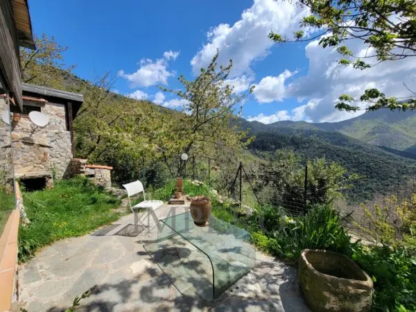Villa strada Provinciale 65, Castel Vittorio