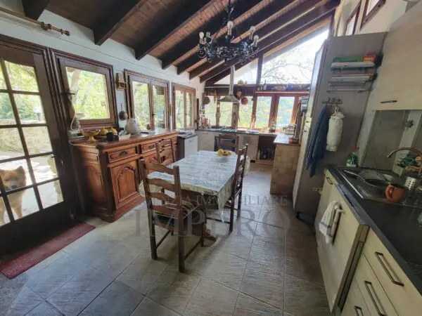 Villa strada Provinciale 65, Castel Vittorio